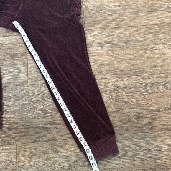 Lululemon Warm Down Jogger Velour Heathered Arctic Plum Women's Size 8 EUC - Picture 12 of 14